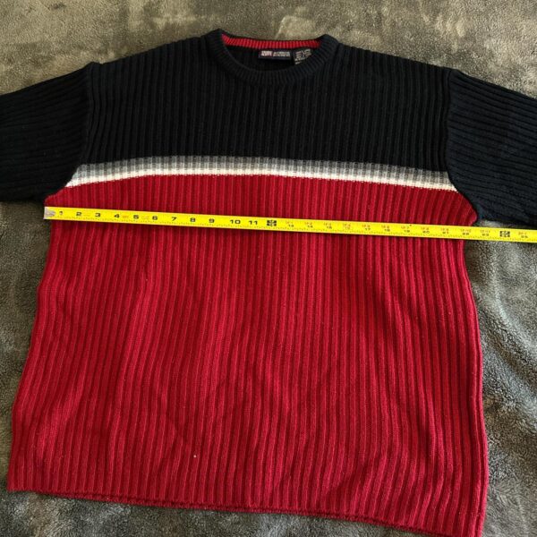 Black and red sweater - Image 3